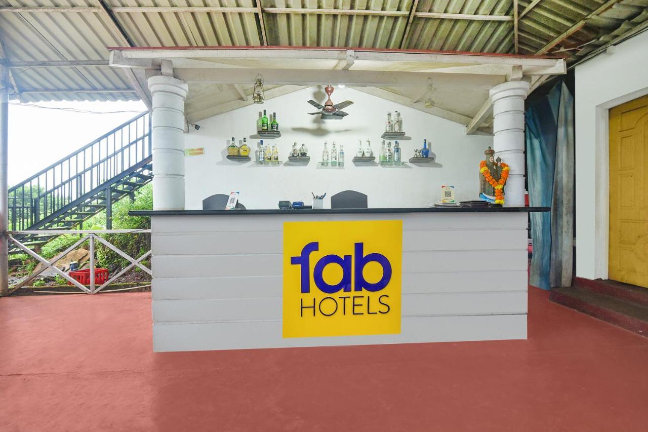 Hotel Fabexpress Vincy Palace, Mandrem Beach Esterno foto