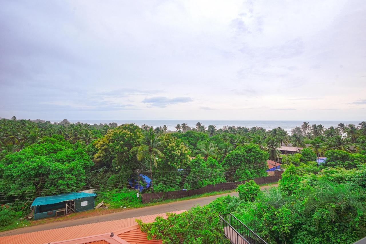 Hotel Fabexpress Vincy Palace, Mandrem Beach Esterno foto