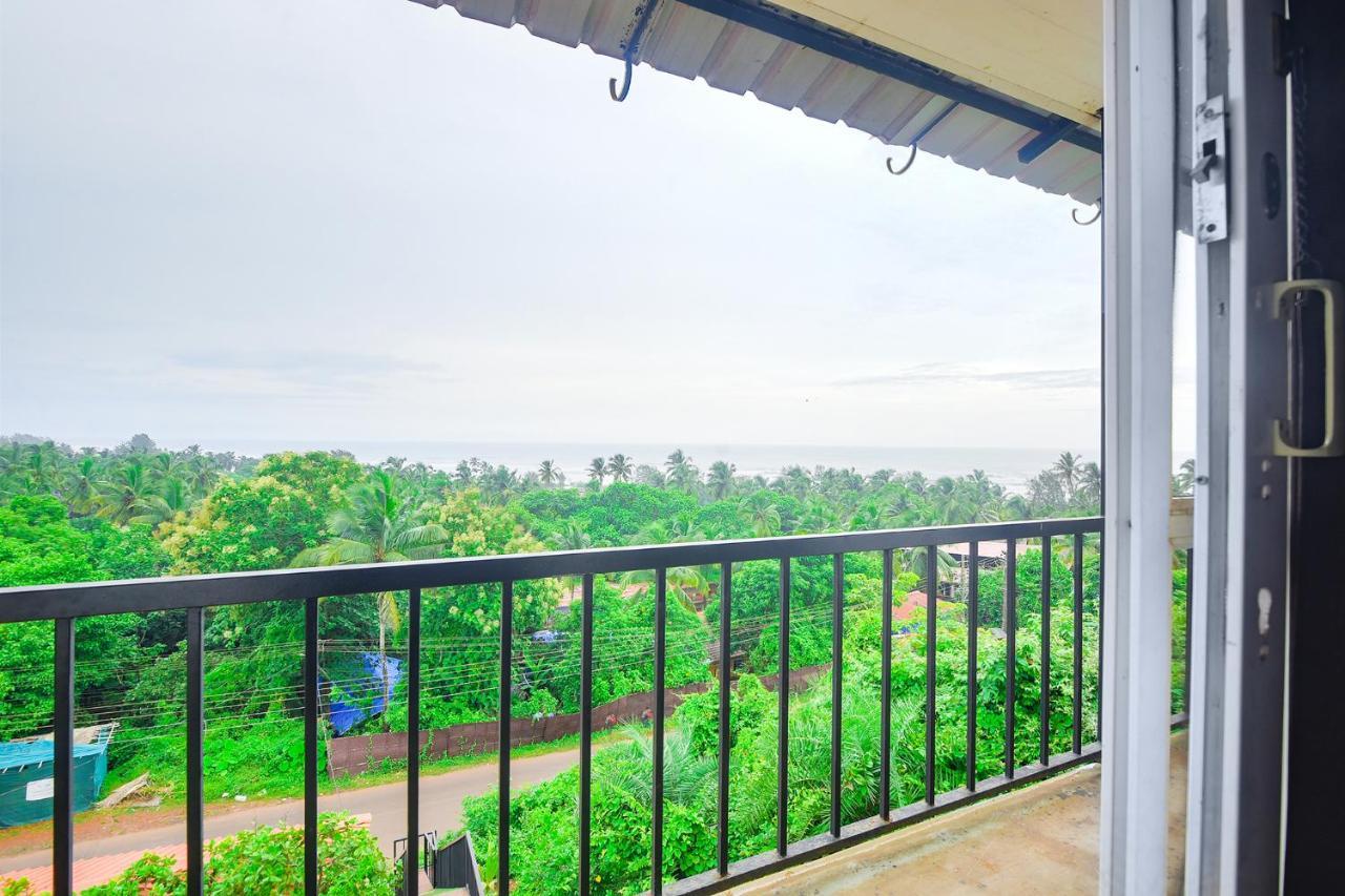 Hotel Fabexpress Vincy Palace, Mandrem Beach Esterno foto