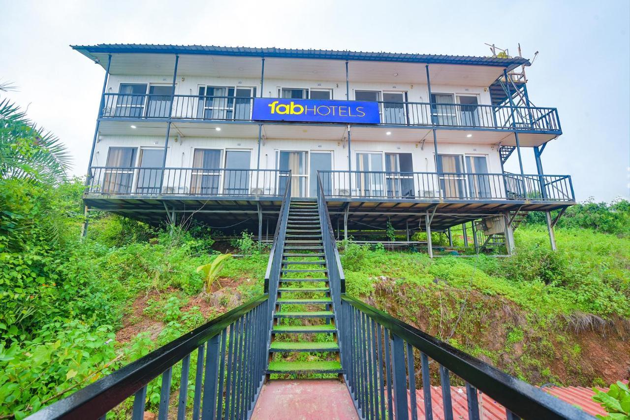 Hotel Fabexpress Vincy Palace, Mandrem Beach Esterno foto